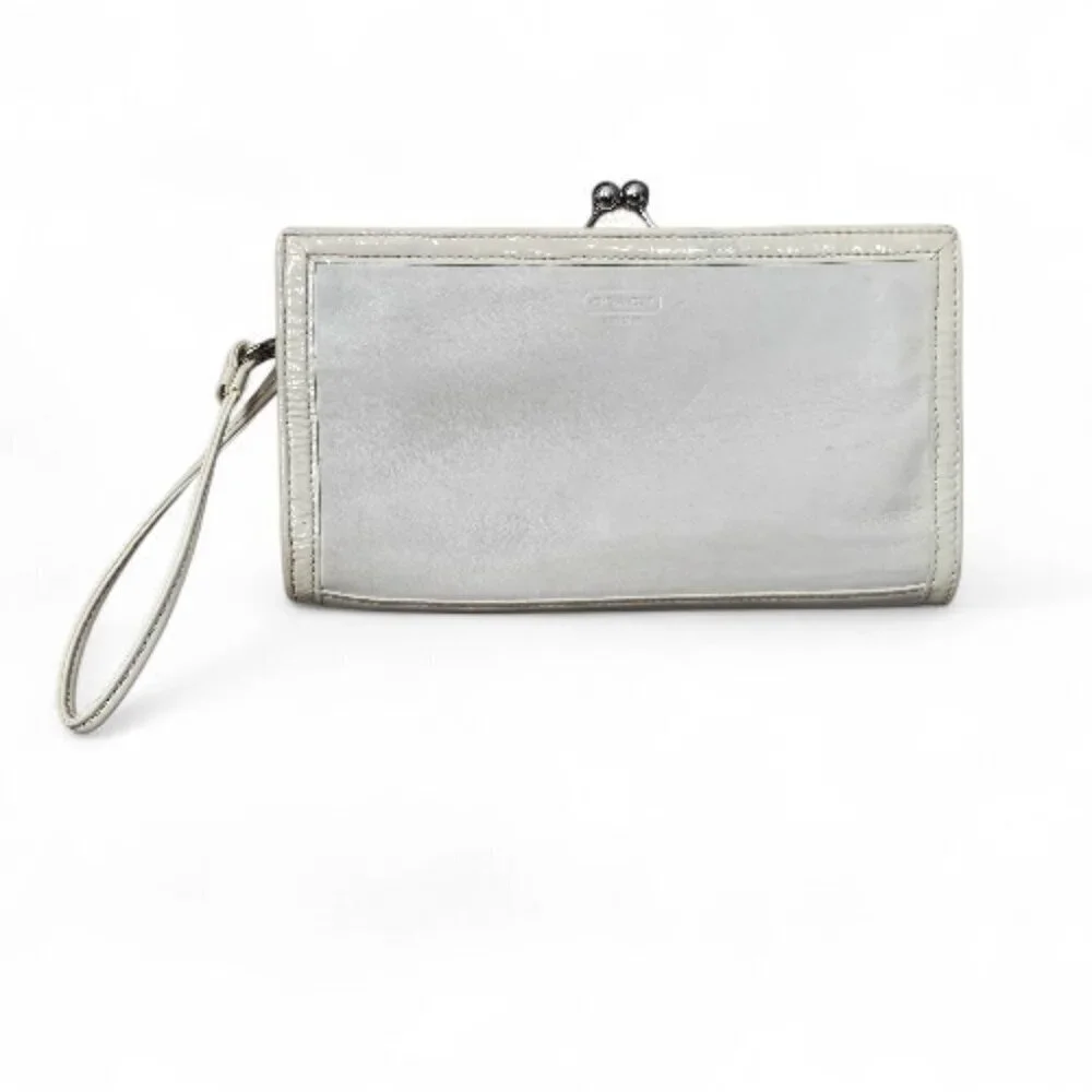 Coach Soho Rare Kisslock Framed Vintage Leather Ivory Clutch Wristlet Bag